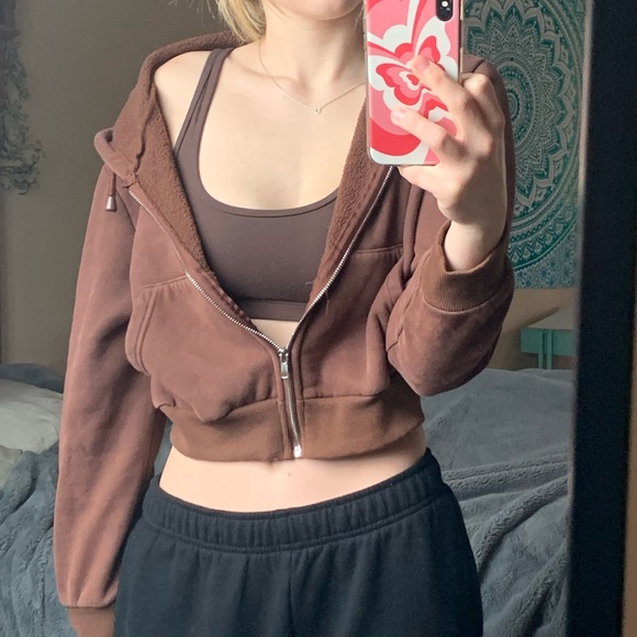 Cropped Hoodie - Picture 3 of 4